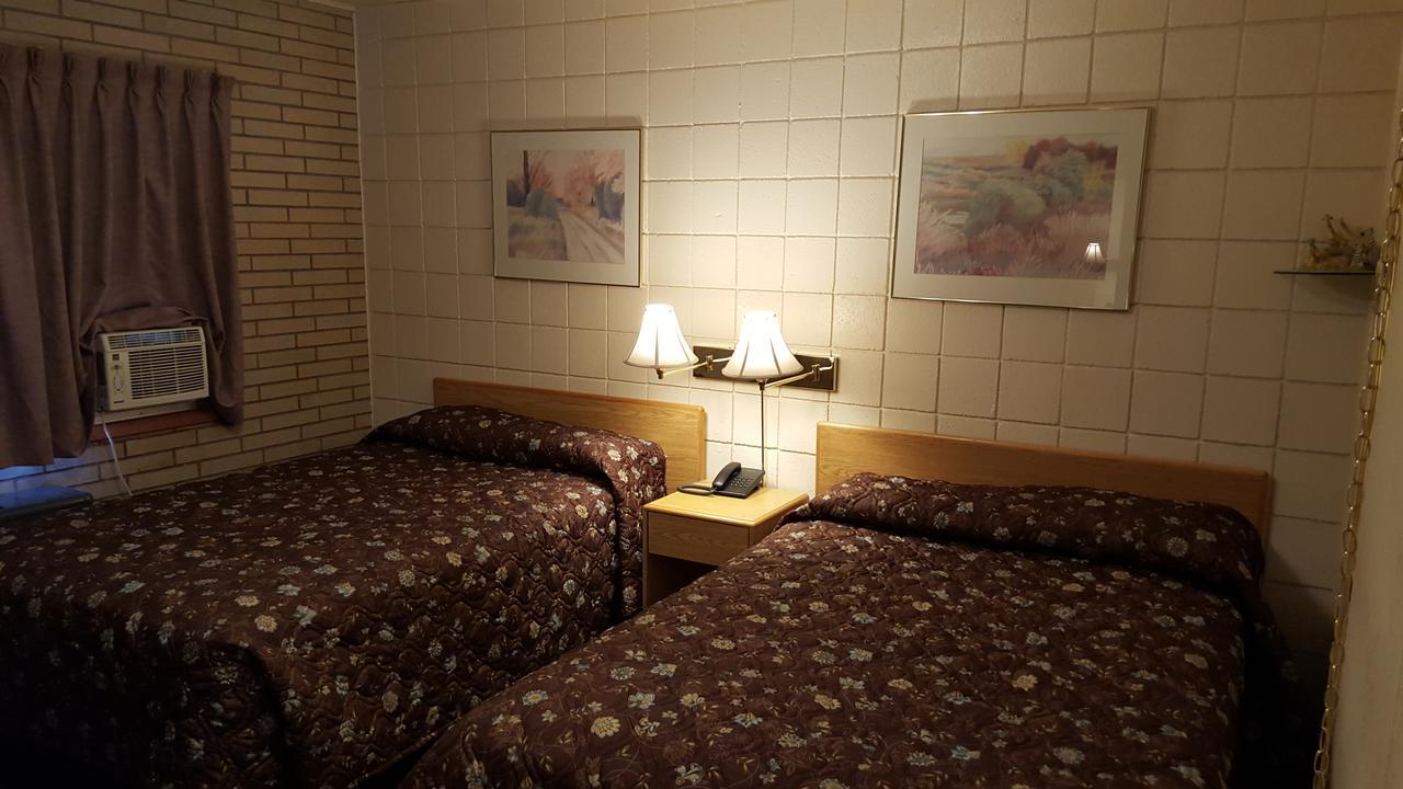 Safari Inn Motel Swift Current Exterior foto